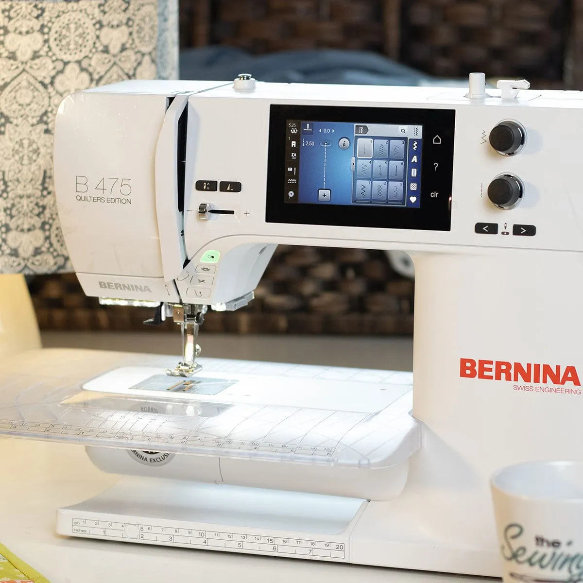 Bernina 475 QE Sewing Machine