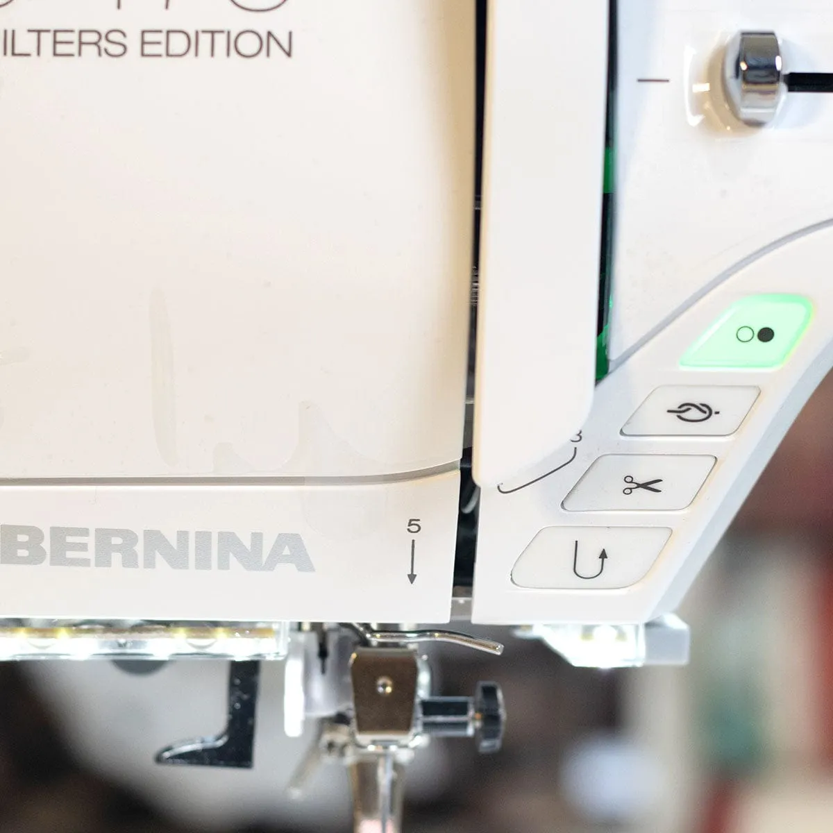 Bernina 475 QE Sewing Machine