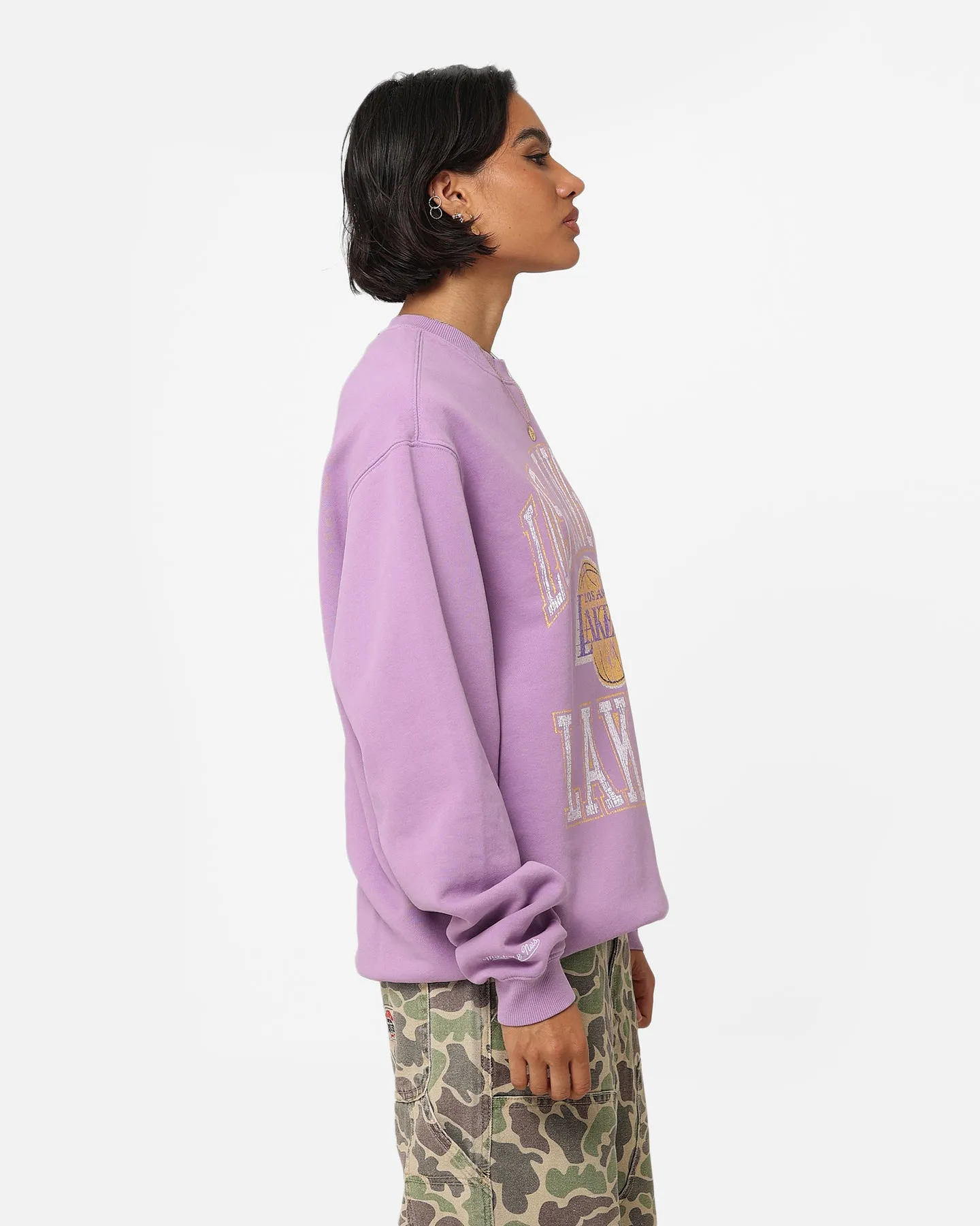 Mitchell & Ness Women's Los Angeles Lakers Arch Logo Crewneck Faded Purple