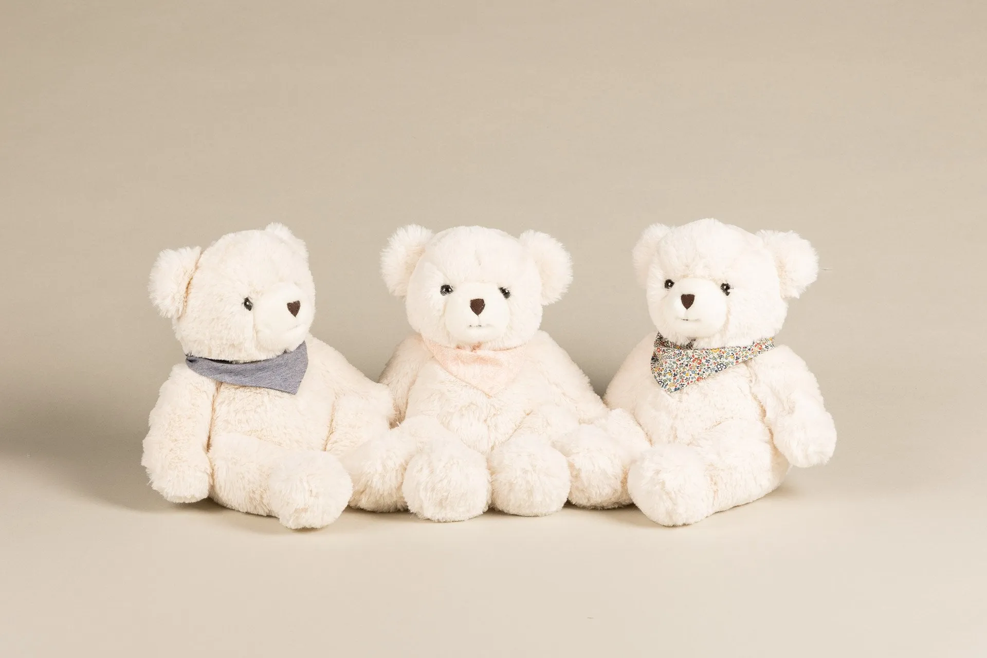 Pamplemousse Peluches Maurice the Bear