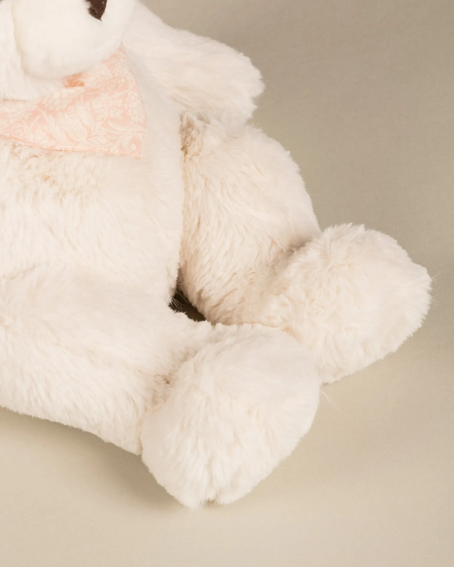 Pamplemousse Peluches Maurice the Bear