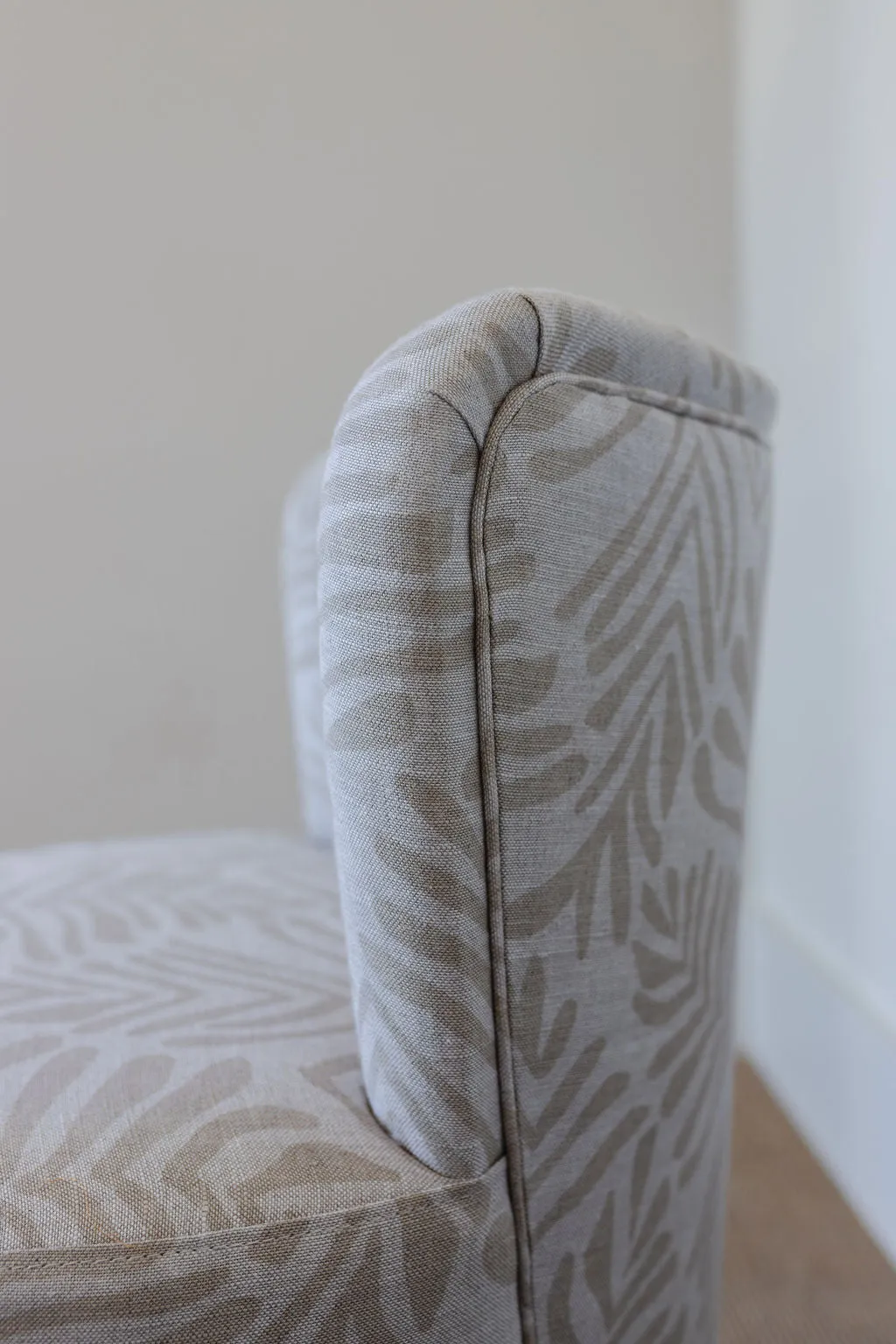 Teeny Swivel Chair in Frond