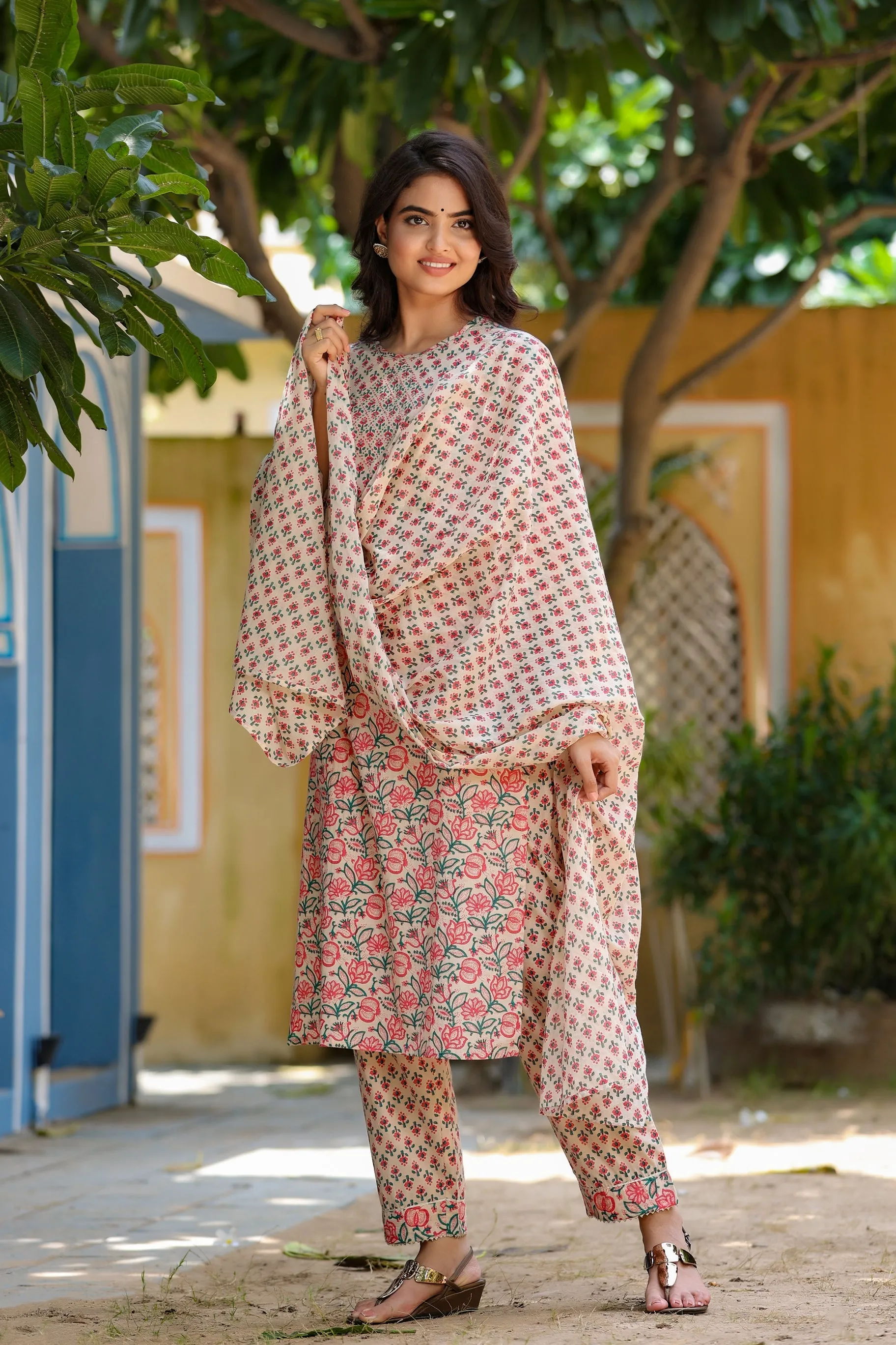 Women Pink & Beige Handblock Printed Dupatta Set