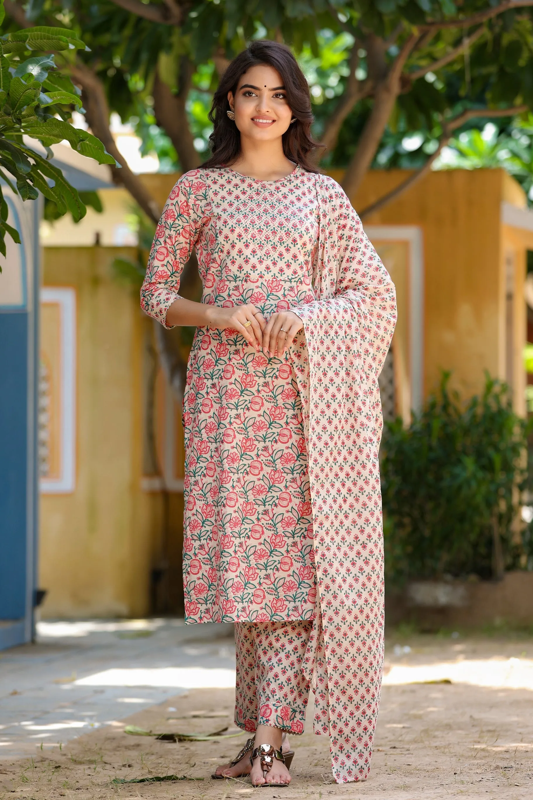 Women Pink & Beige Handblock Printed Dupatta Set