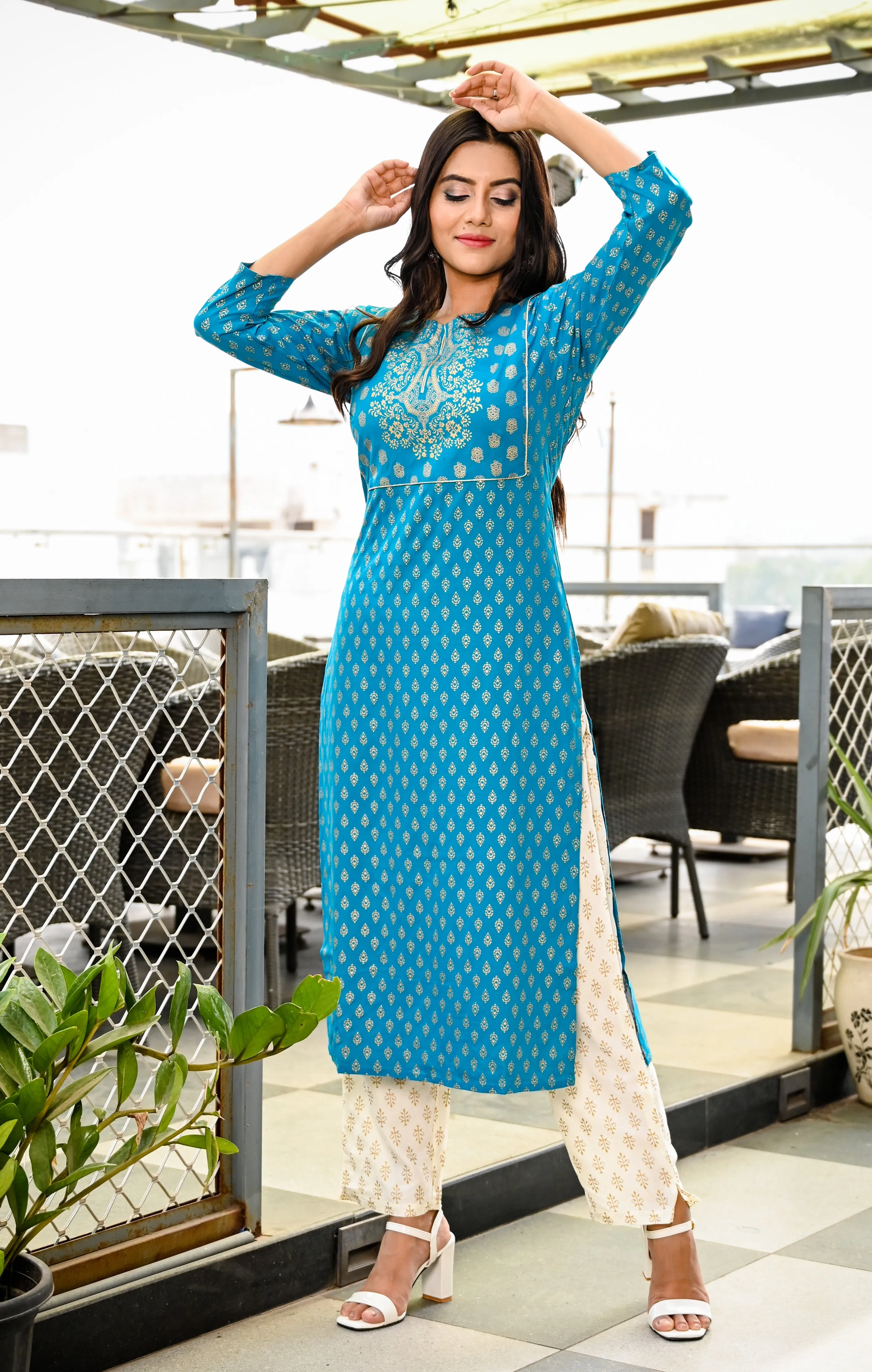 Women Rama Green And White Printed Kurta Set